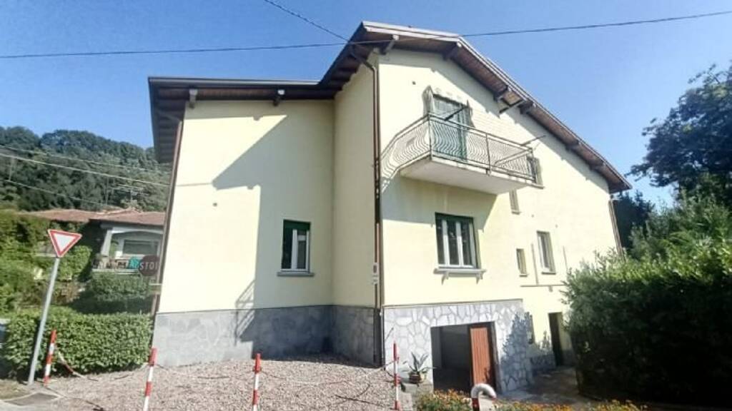 Mehrfamilienhaus zum Kauf 370.000 € 7 Zimmer 190 m² 300 m² Grundstück frei ab sofort Laveno