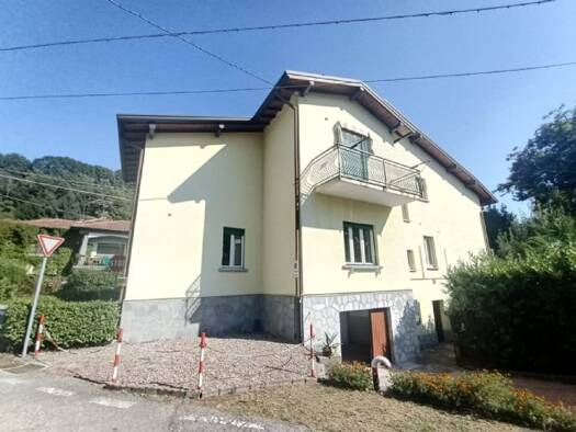 Mehrfamilienhaus zum Kauf 370.000 € 7 Zimmer 190 m² 300 m² Grundstück frei ab sofort Laveno-Mombello