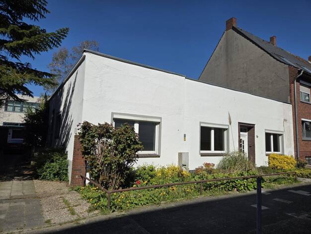 Bungalow zum Kauf provisionsfrei 85.000 € 5 Zimmer 160 m² 540 m² Grundstück Gerichtsstraße 20 Innenstadt Wilhelmshaven 26382