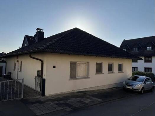 Bungalow zum Kauf 459.000 € 3 Zimmer 116 m² 724 m² Grundstück Bauernheim Friedberg (Hessen) 61169