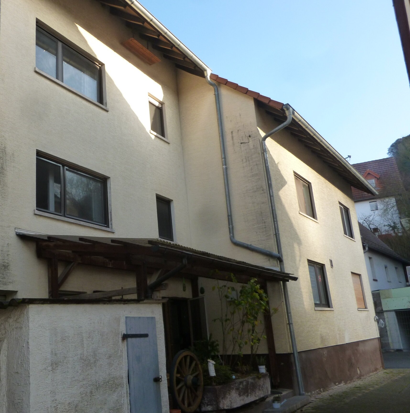 Einfamilienhaus zum Kauf 285.000 € 8 Zimmer 170 m²<br/>Wohnfläche 214 m²<br/>Grundstück Zuzenhausen 74939