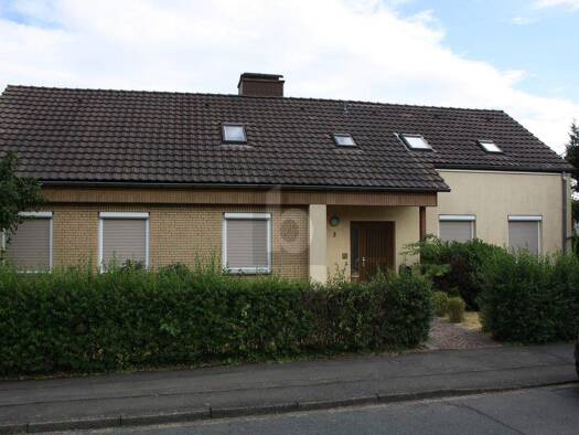 Einfamilienhaus zum Kauf 245.000 € 10 Zimmer 225 m² 799 m² Grundstück Allershausen Uslar 37170