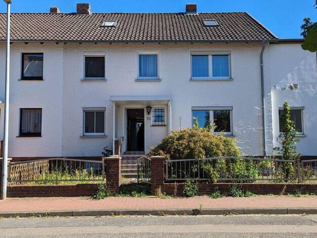 Mehrfamilienhaus zum Kauf provisionsfrei 450.000 € 8 Zimmer 178 m² 642 m² Grundstück Bahnhofsstraße 22 Ronnenberg 30952