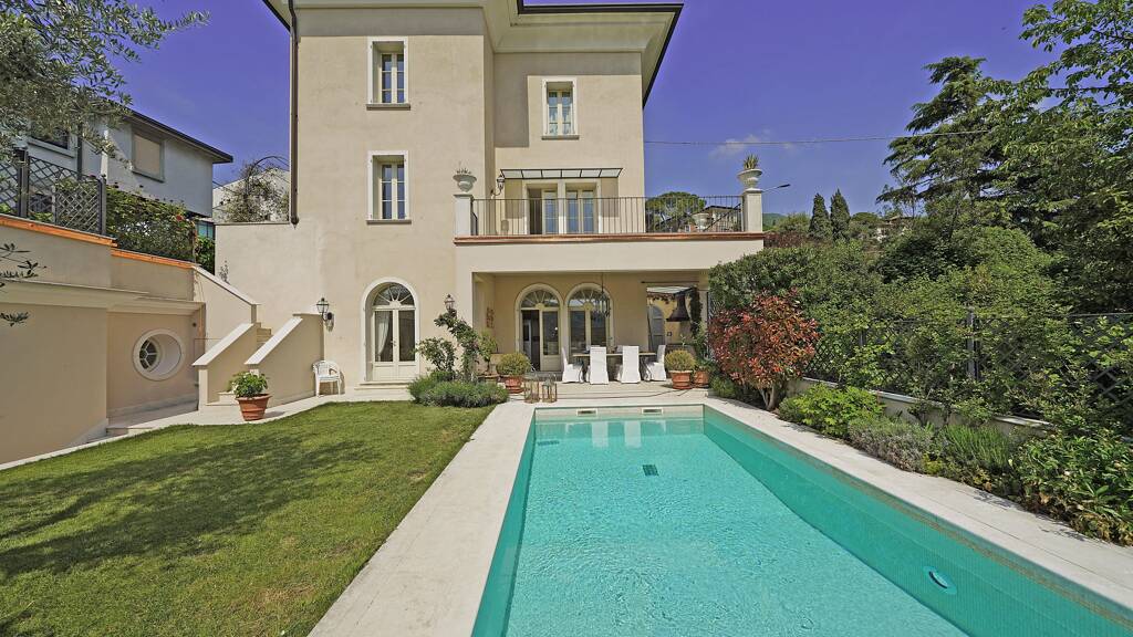 Villa zum Kauf 1.370.000 € 11 Zimmer 350 m² 200 m² Grundstück frei ab sofort Salò 25087