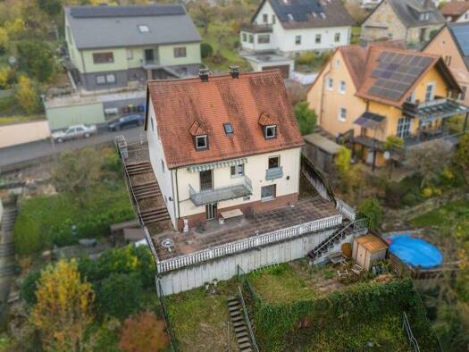 Mehrfamilienhaus zum Kauf 260.000 € 6 Zimmer 135 m² 561 m² Grundstück Zell am Main 97299