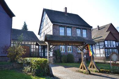Mehrfamilienhaus zum Kauf 195.000 € 3 Zimmer 76 m² 930 m² Grundstück Bevern 37639