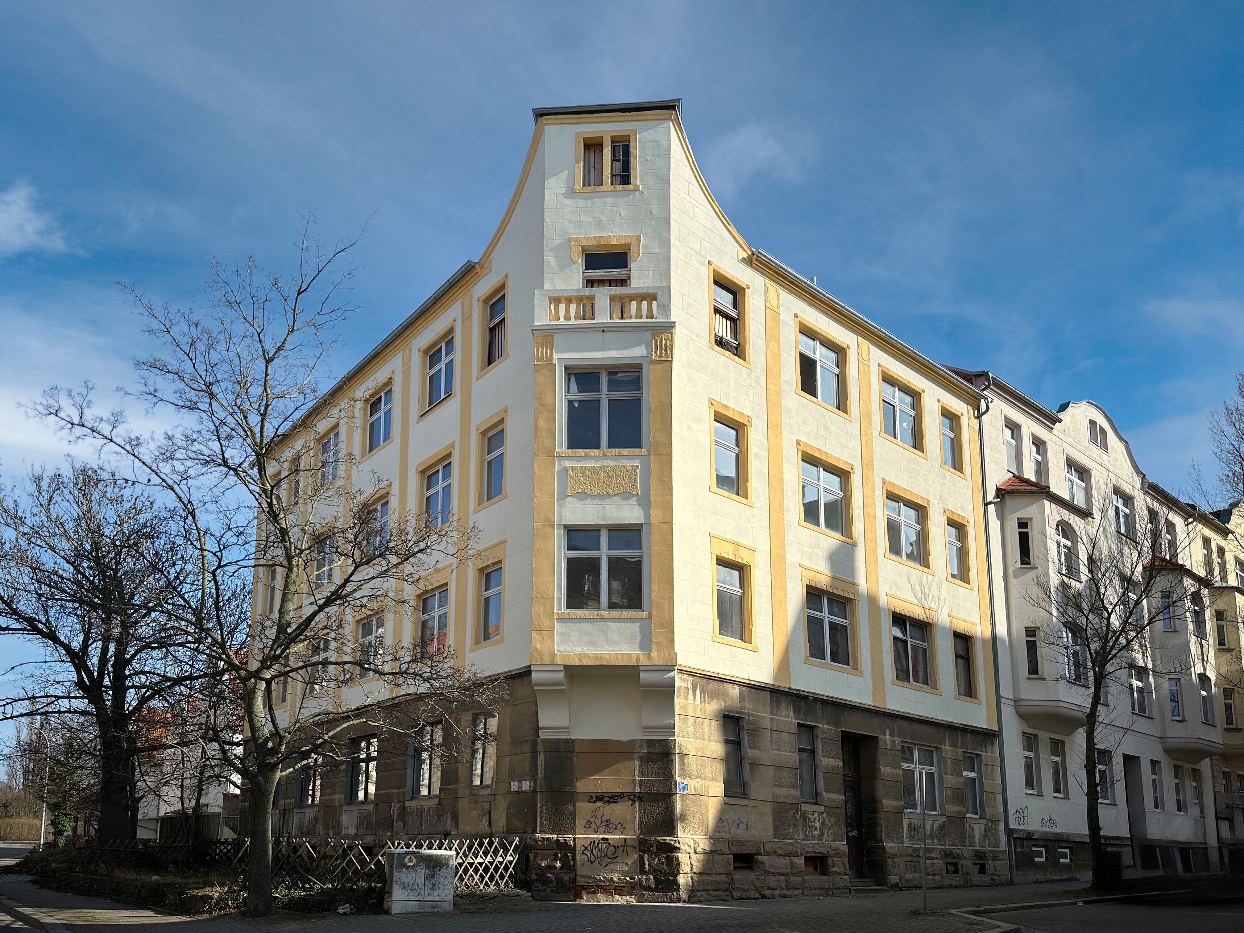 Mehrfamilienhaus zum Kauf als Kapitalanlage geeignet 50.000 € 18 Zimmer 630 m²<br/>Wohnfläche 563 m²<br/>Grundstück Zeitz Zeitz 06712