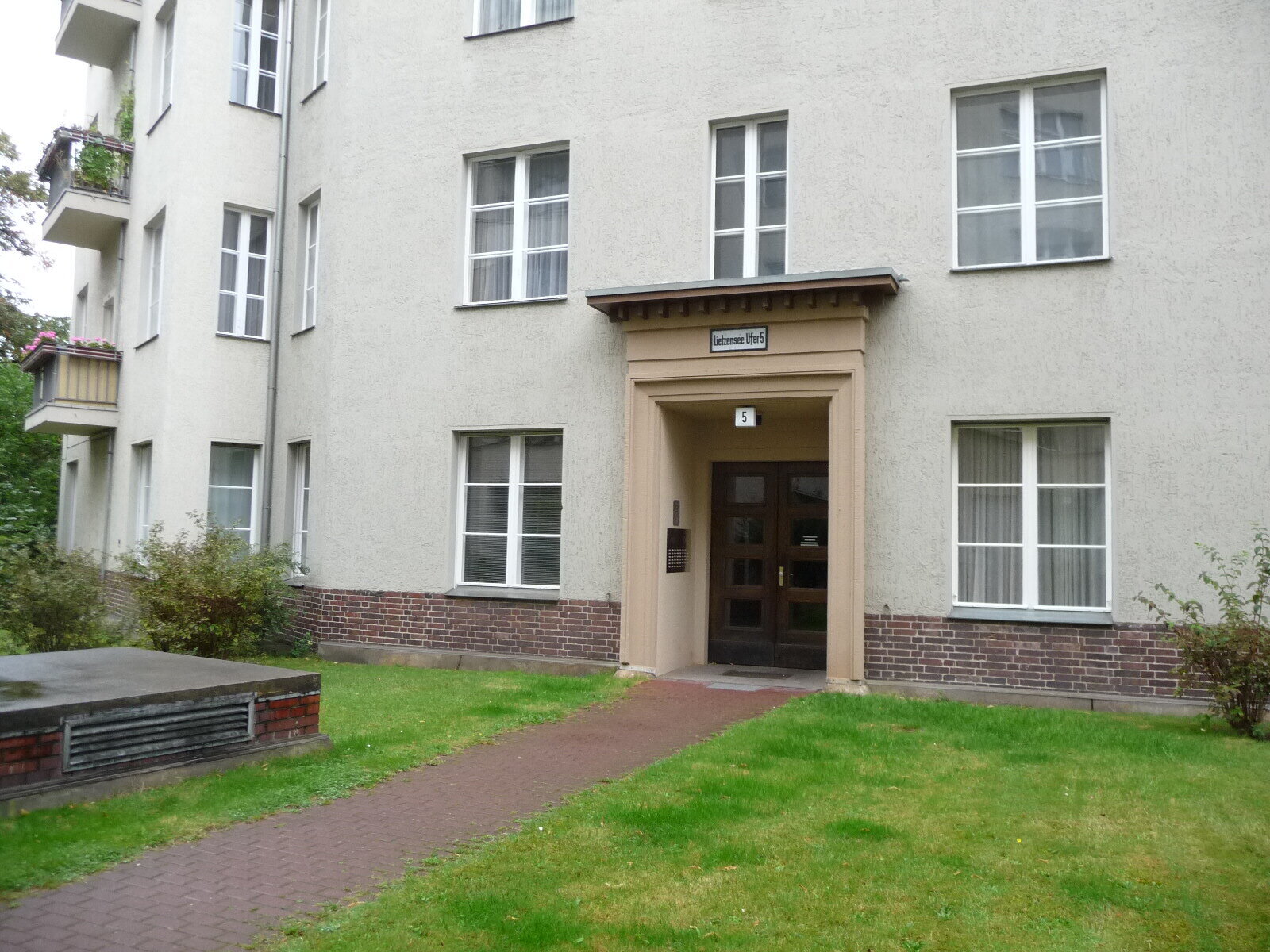 Wohnung zum Kauf 299.000 € 2 Zimmer 62 m²<br/>Wohnfläche EG<br/>Geschoss ab sofort<br/>Verfügbarkeit Charlottenburg Berlin 14057