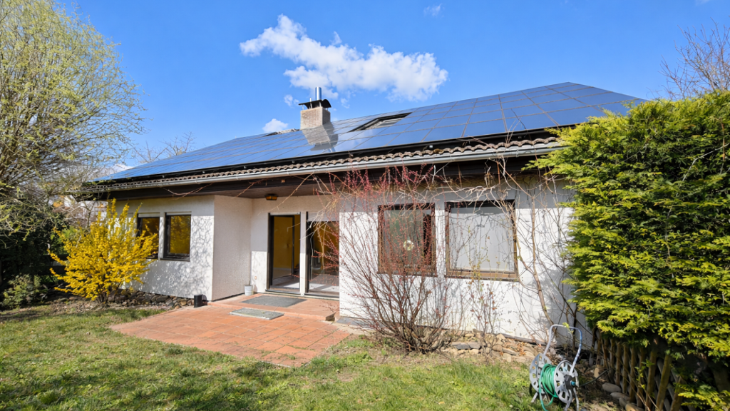 Bungalow zum Kauf 537.000 € 5 Zimmer 154 m² 693 m² Grundstück frei ab sofort Kleinsachsenheim Sachsenheim 74343