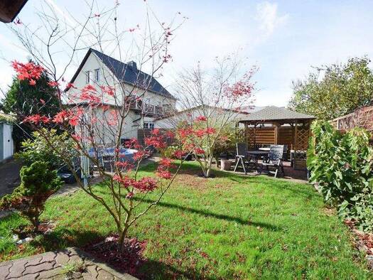 Einfamilienhaus zum Kauf 289.000 € 7 Zimmer 260 m² 526 m² Grundstück Oschersleben Oschersleben (Bode) 39387