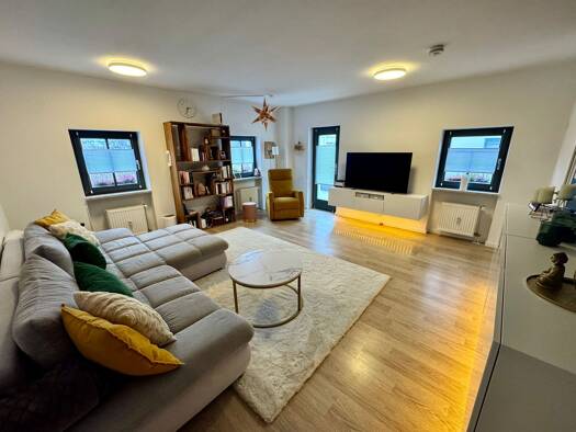 Einfamilienhaus zur Miete 1.296 € 5 Zimmer 136 m² frei ab 15.04.2026 Pirnaer Landstraße 148 a Leuben Dresden 01257