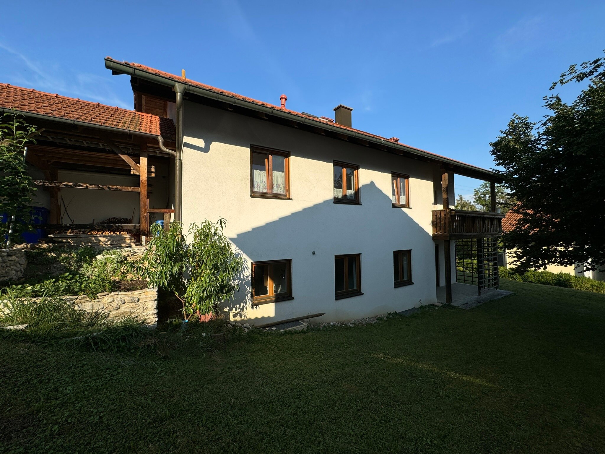 Mehrfamilienhaus zum Kauf 595.000 € 10 Zimmer 248 m²<br/>Wohnfläche 682 m²<br/>Grundstück ab sofort<br/>Verfügbarkeit Schroffener Straße 19 Unterneukirchen Unterneukirchen 84579