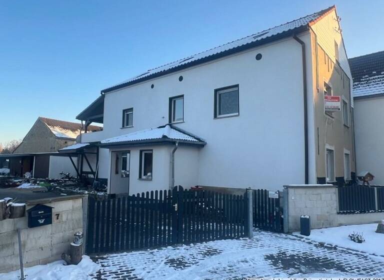 Einfamilienhaus zum Kauf 150.000 € 8 Zimmer 200 m²<br/>Wohnfläche 2.028 m²<br/>Grundstück Hirschfeld 04932