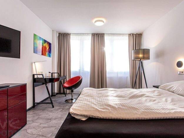 WG-Zimmer zur Miete Wohnen auf Zeit 550 € 14 m² 6. Geschoss frei ab 15.08.2025 Taunusstraße 00 6.OG Bahnhofsviertel Frankfurt am Main 60329