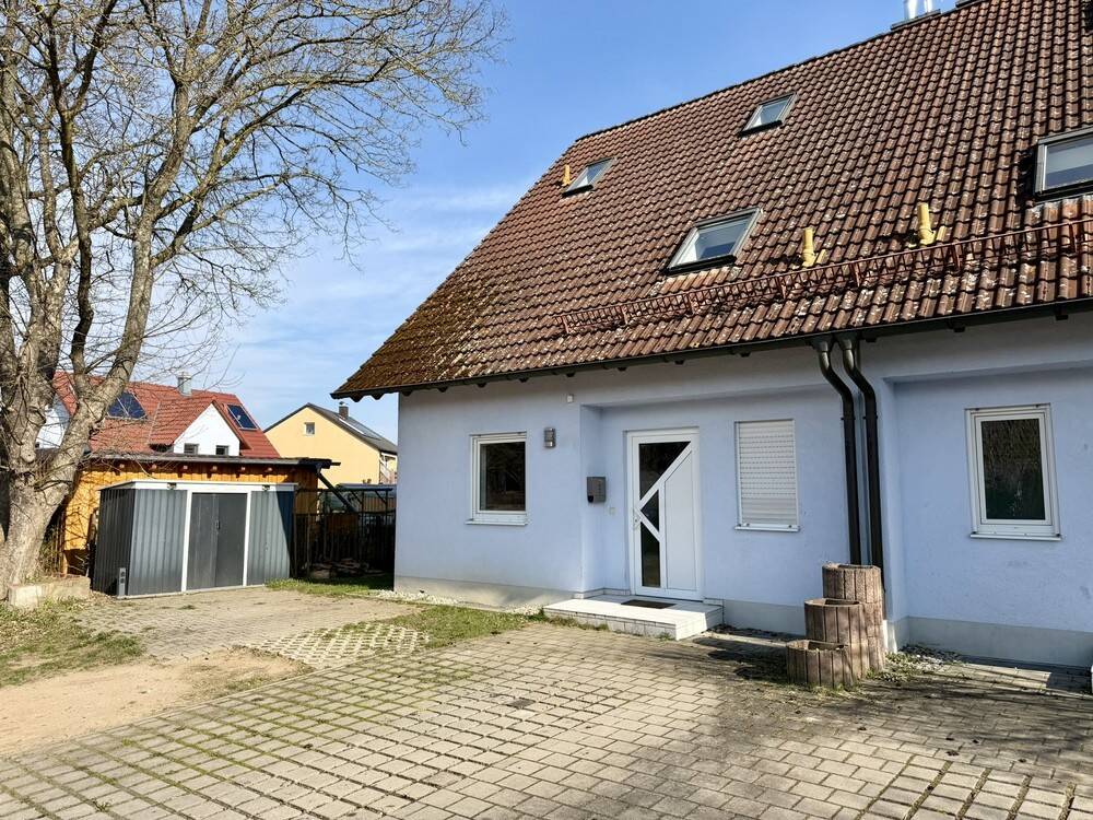 Immobilie in Hilpoltstein - Doppelhaushälfte mit Garten - Bild 0