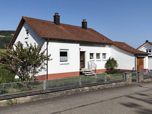 Einfamilienhaus zum Kauf 269.000 € 6,5 Zimmer 133 m² 622 m² Grundstück Wehingen 78564