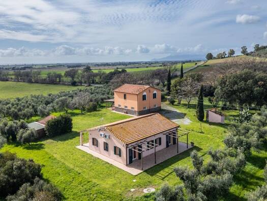 Haus zum Kauf 1.000.000 € 6 Zimmer 550 m² 20.000 m² Grundstück frei ab sofort Capalbio