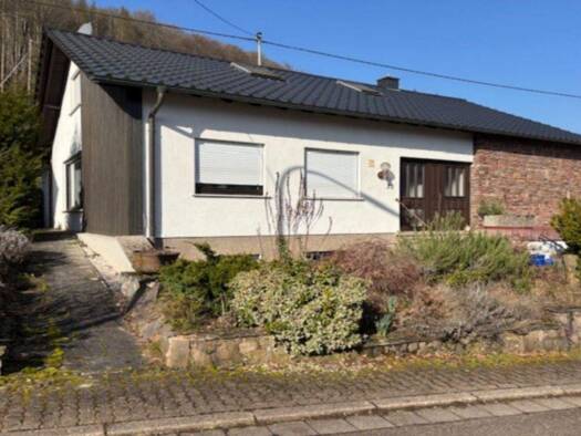 Einfamilienhaus zum Kauf 270.000 € 7 Zimmer 203 m² 1.221 m² Grundstück Honzrath Beckingen 66701