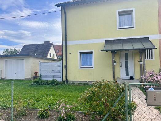 Doppelhaushälfte zur Miete 1.650 € 5 Zimmer 110 m² 620 m² Grundstück frei ab 01.11.2026 Freilassing Freilassing 83395