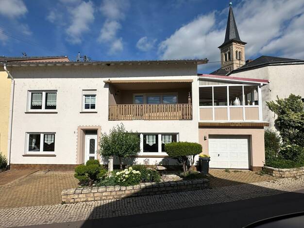 Einfamilienhaus zum Kauf 330.000 € 7 Zimmer 180 m² 214 m² Grundstück frei ab sofort Metzer Straße 2 Besch Perl 66706