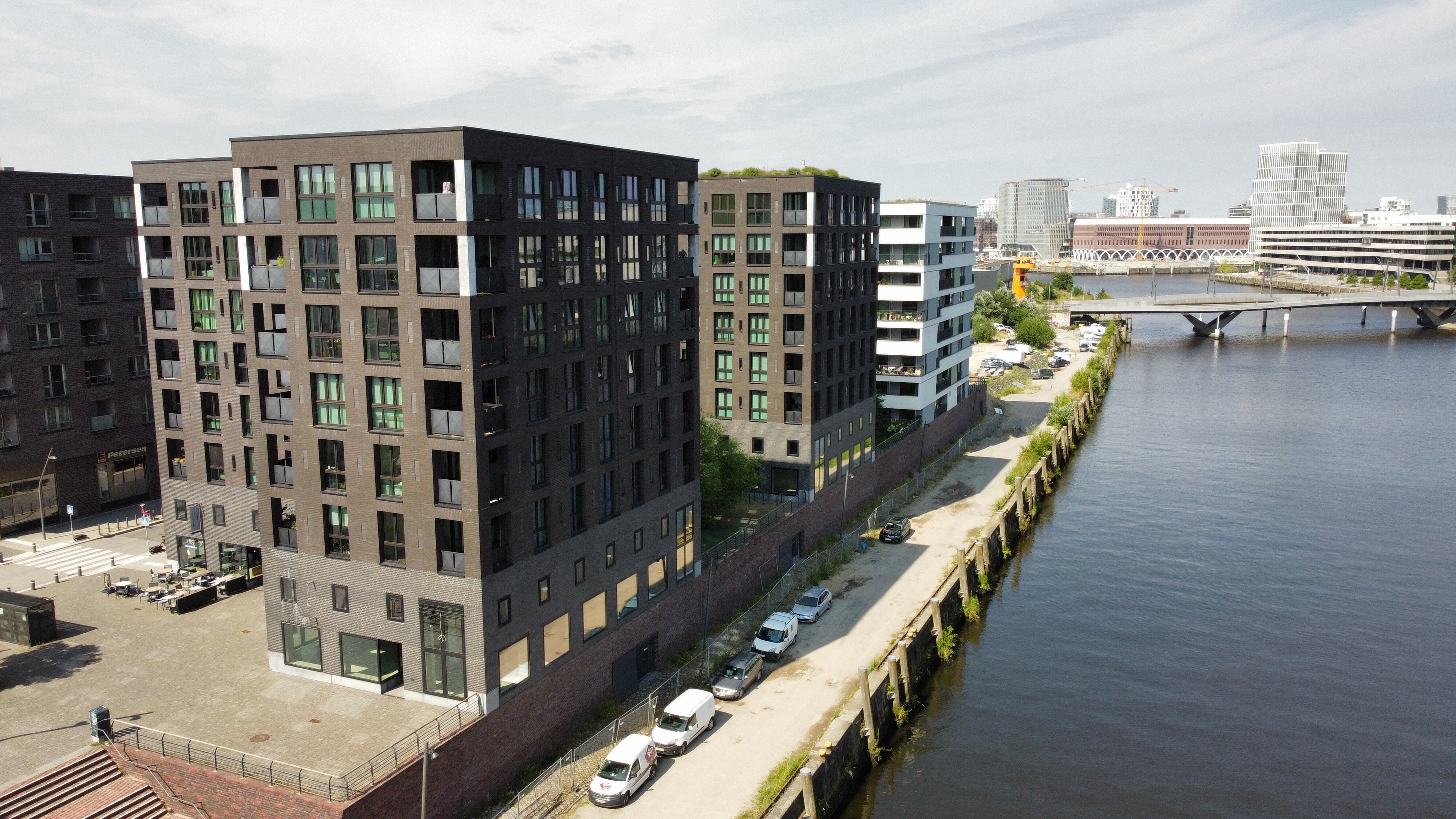 Wohnung zur Miete 1.435 € 2 Zimmer 45,5 m²<br/>Wohnfläche 5.<br/>Geschoss 01.01.2025<br/>Verfügbarkeit Baakenallee 25 HafenCity Hamburg 20457