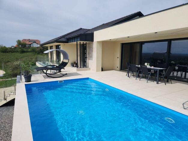 Haus zum Kauf provisionsfrei 945.000 € 6 Zimmer 350 m² 1.200 m² Grundstück frei ab sofort Cserszegtomaj  8372