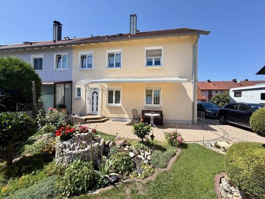 Doppelhaushälfte zum Kauf 529.000 € 5 Zimmer 104 m² 718 m² Grundstück Neutraubling 93073
