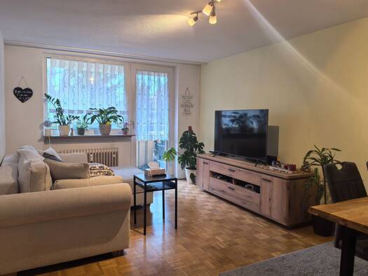 Wohnung zur Miete 700 € 2 Zimmer 62 m² Geschoss 1/8 frei ab 01.05.2026 Neuröthenbach Nürnberg 90449