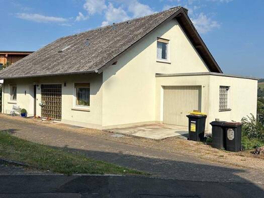 Einfamilienhaus zum Kauf 278.000 € 7 Zimmer 201 m² 572,5 m² Grundstück frei ab sofort Bad Salzschlirf 36364