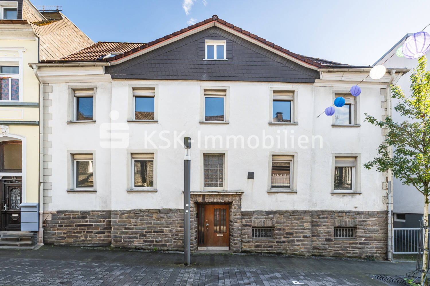 Mehrfamilienhaus zum Kauf 249.000 € 8 Zimmer 220 m²<br/>Wohnfläche 309 m²<br/>Grundstück Wipperfürth Wipperfürth 51688