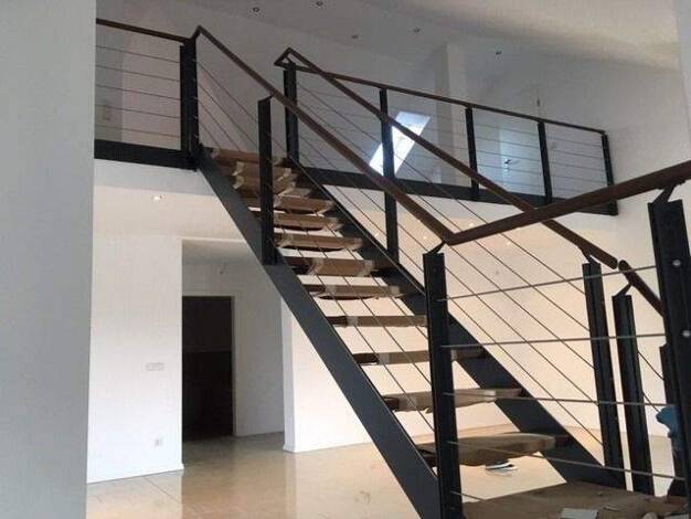 Studio zur Miete 1.080 € 3 Zimmer 178 m² 3. Geschoss frei ab sofort Limbach-Oberfrohna 09212