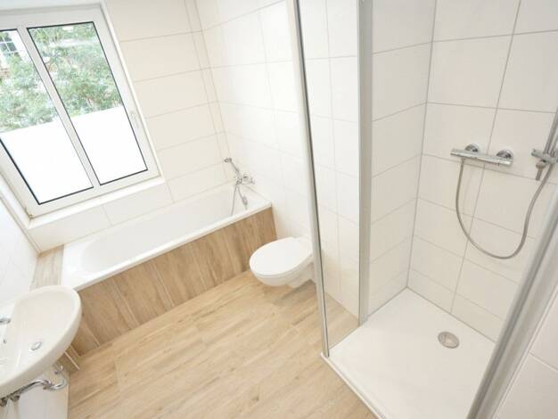 Wohnung zur Miete 428 € 2 Zimmer 57 m² 1. Geschoss Rosenplatz 1 Bernsdorf Bernsdorf 09126
