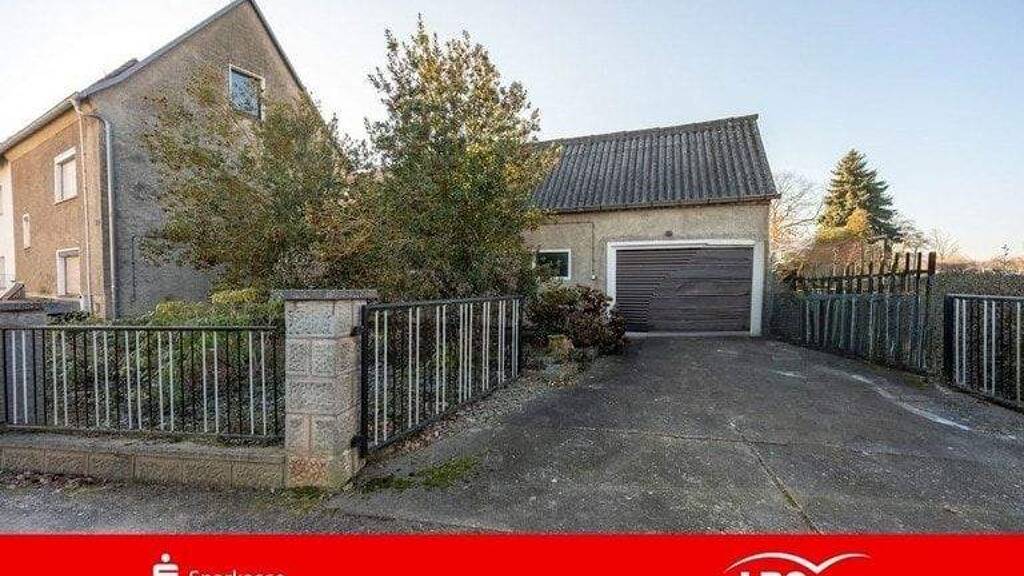 Doppelhaushälfte zum Kauf 128.000 € 3 Zimmer 55,5 m² 1.554 m² Grundstück Flößberg Frohburg 04654