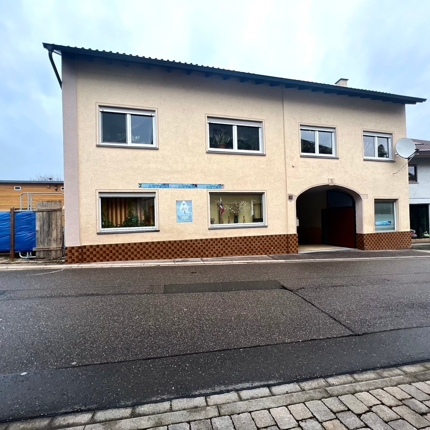 Mehrfamilienhaus zum Kauf 390.000 € 7 Zimmer 280 m²<br/>Wohnfläche 612 m²<br/>Grundstück Landshausen Kraichtal 76703