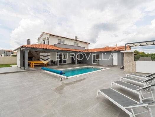 Einfamilienhaus zum Kauf - Erstbezug 850.000 € 3 Zimmer 180 m² Štokovci Svetvinčenat 52342