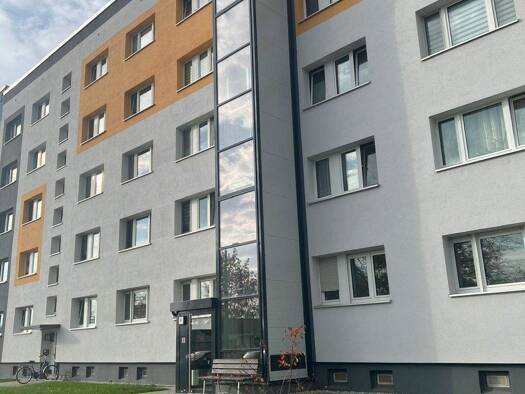 Wohnung zur Miete 766 € 5 Zimmer 109,4 m² 4. Geschoss frei ab sofort Magdeborner Straße 5 Borna Borna 04552
