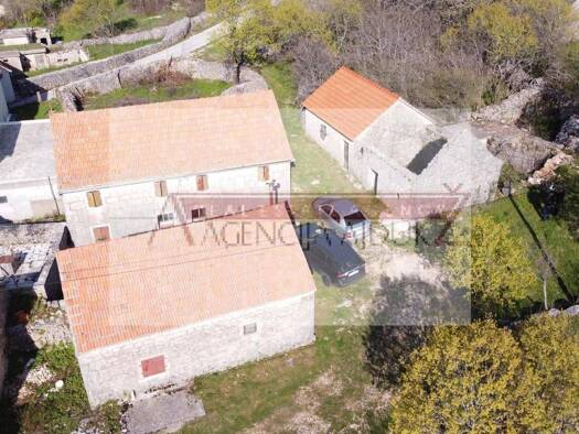 Einfamilienhaus zum Kauf 145.000 € 10 Zimmer 256 m² Lovreć 21257