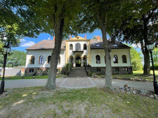 Hotel zum Kauf 996.500 € 93 m² Gastrofläche 18.872 m² Grundstück Greifenhain Drebkau 03116