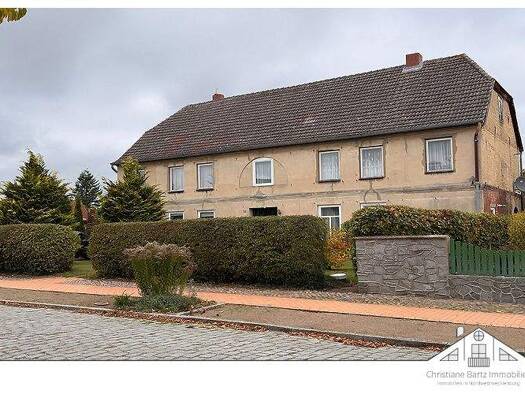 Mehrfamilienhaus zum Kauf 223.750 € 10 Zimmer 254 m² 2.463 m² Grundstück Eichholzstraße 25 Neukloster 23992