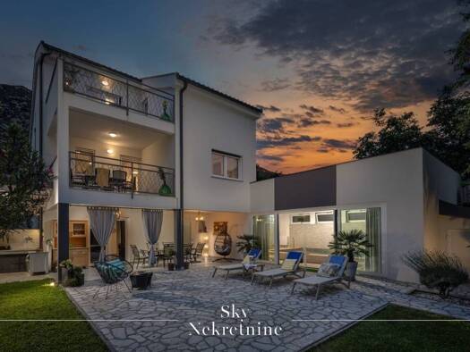 Haus zum Kauf 600.000 € 12 Zimmer 400 m² Tribalj
