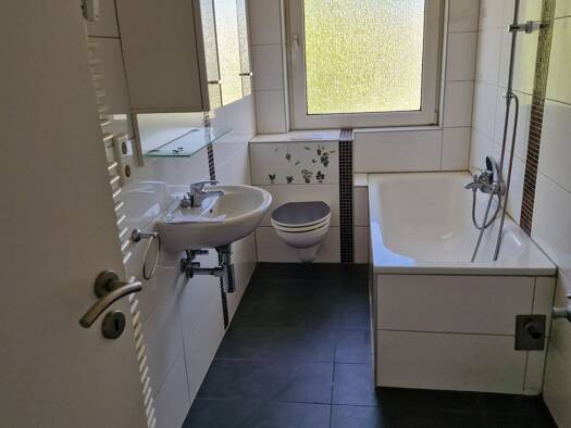 Wohnung zur Miete 530 € 4 Zimmer 78,1 m² 2. Geschoss frei ab sofort Schulstr. 37 Heppens Wilhelmshaven 26384