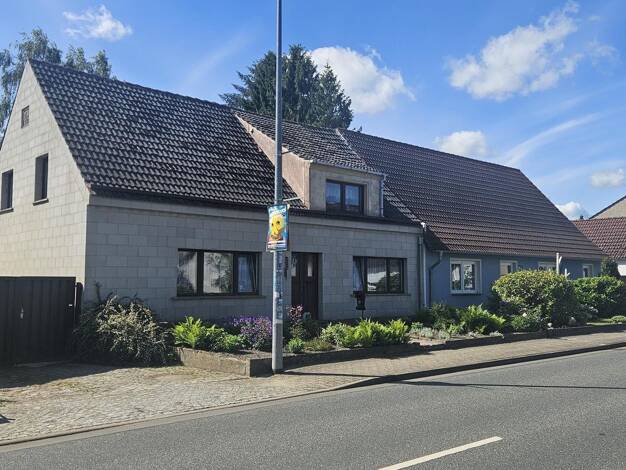 Doppelhaushälfte zum Kauf 120.000 € 5 Zimmer 138,5 m² 8.400 m² Grundstück Karlsburg 17495
