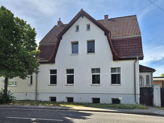 Immobilie zum Kauf 299.000 € 8 Zimmer 250 m² 1.961 m² Grundstück frei ab sofort Freienwalder Straße 5 Oderberg 16248