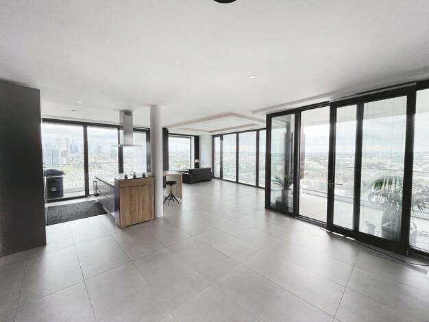Penthouse zur Miete 5.900 € 5 Zimmer 180 m² Europa-Allee 165 Gallus Frankfurt 60486