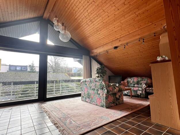 Wohnung zum Kauf 275.000 € 3 Zimmer 102,8 m² Dachgeschoss, 1. Geschoss Körbecke Möhnesee 59519