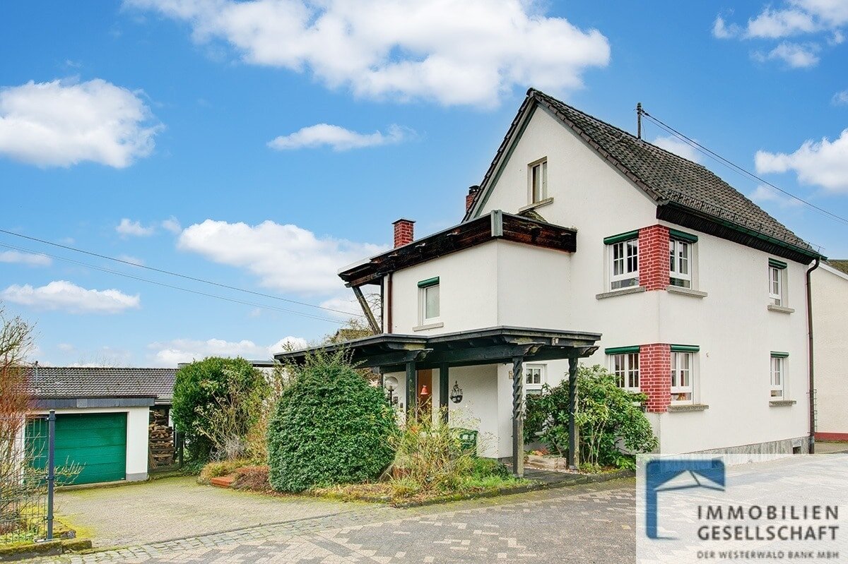 Einfamilienhaus zum Kauf 370.000 € 6 Zimmer 185 m²<br/>Wohnfläche 605 m²<br/>Grundstück Dierdorf Dierdorf 56269