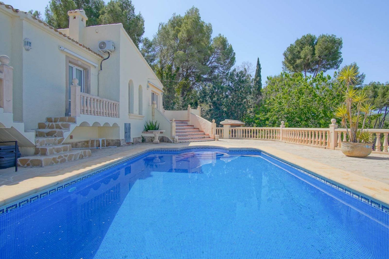 Villa zum Kauf 580.000 € 4 Zimmer 122 m²<br/>Wohnfläche 976 m²<br/>Grundstück Javea 03730