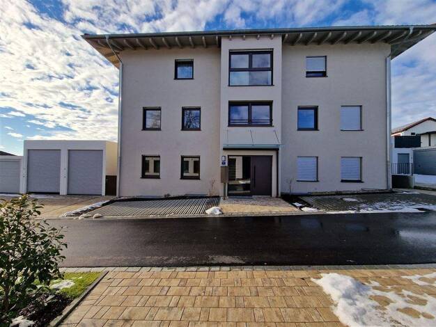 Wohnung zur Miete - Erstbezug 814 € 3,5 Zimmer 74 m² frei ab sofort Hengersberg Hengersberg b Deggendorf 94491