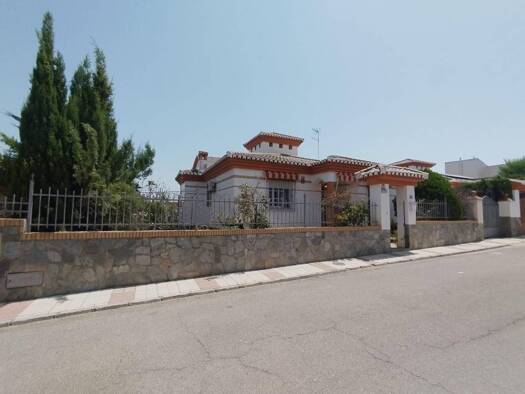 Chalet zum Kauf 319.900 € 5 Zimmer 316 m² 529 m² Grundstück Villa de Otura 18630