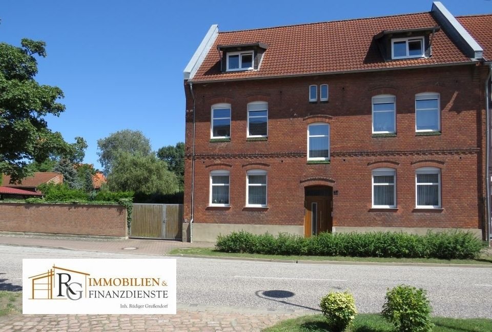 Mehrfamilienhaus zum Kauf 349.000 € 13 Zimmer 377 m²<br/>Wohnfläche 950 m²<br/>Grundstück Weferlingen Oebisfelde-Weferlingen 39356